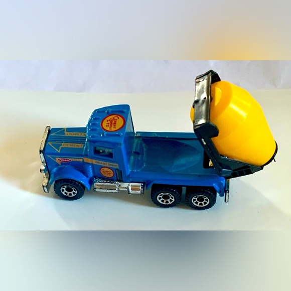 🟦 Matchbox RARE 1981 Peterbilt Cement Truck - Picture 2 of 6